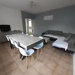 Des Falaises De 8personnes *