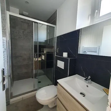 Des Falaises De 8personnes בית נופש