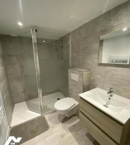 Des Falaises De 8personnes Longues-sur-Mer